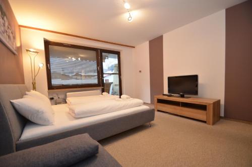  Studio 13 - by Four Seasons Apartments in Kaprun