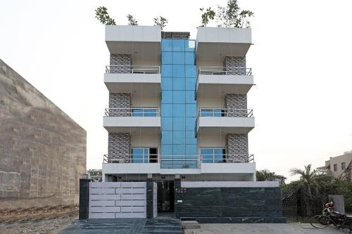 FabHotel Golden Leaf