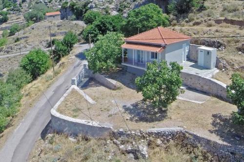 Demi ' s House : Σπίτι στο βουνό με μαγευτική θέα! (Demi ' s House : Σπιτι στο βουνο με μαγευτικη θεα!) in อาโน เวอร์กา