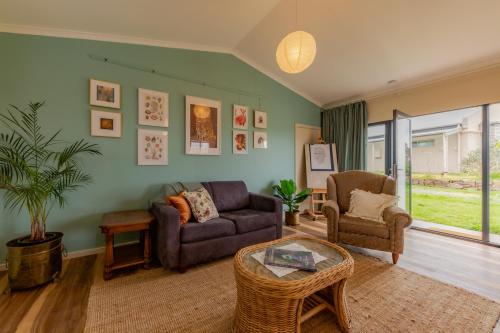 Meander Retreat - Garden Studio with dog park - Sanderston