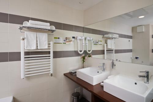 IN Hotel Beograd - image 6