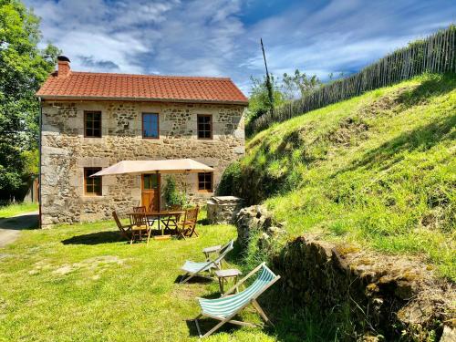 La petite Maison du Bonheur & Jacuzzi - Saint-Pardoux-le-Neuf