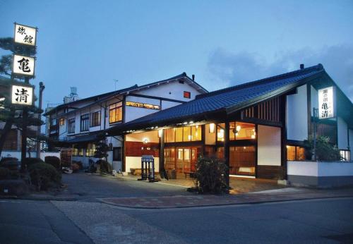 Kamesei Ryokan - Accommodation - Chikuma