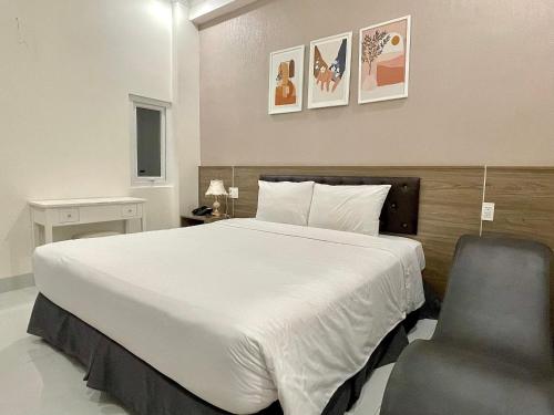 Superior King Room image 10