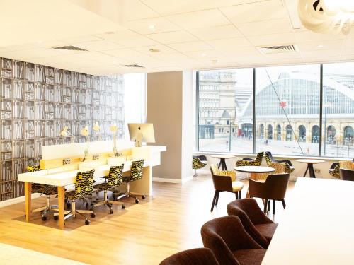 388426869 Holiday Inn Liverpool City Centre by IHG