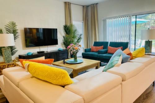 Romantic forest view 5BR Minutes to Disney