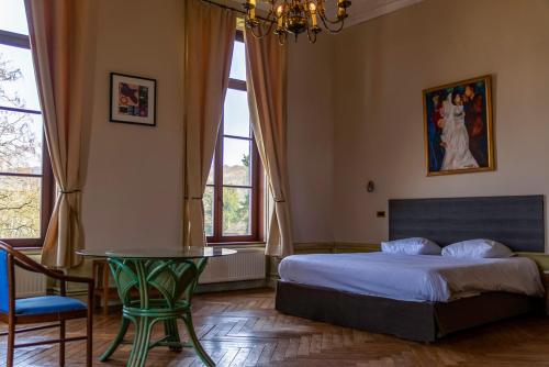 Domaine Du Chateau De La Neuville - image 3