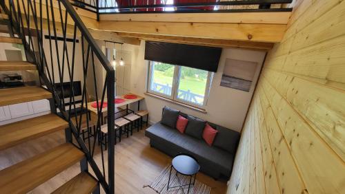 2 bedrooms, 5 beds