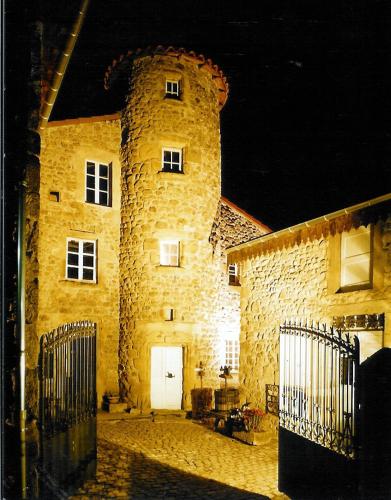 Tuvākā izklaides vieta, LA TRABOULE Maison de ville avec extérieur (LA TRABOULE Maison de ville avec exterieur) in Aurec-sur-Loire