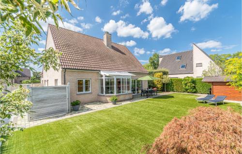 Beautiful Home In Oostduinkerke With Kitchen