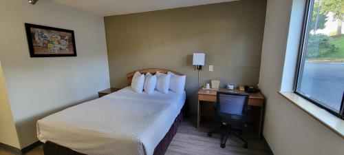 Days Inn by Wyndham Somerset PA I-70 I-76 - image 6