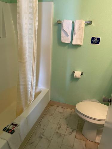 Southwind Inn - image 7