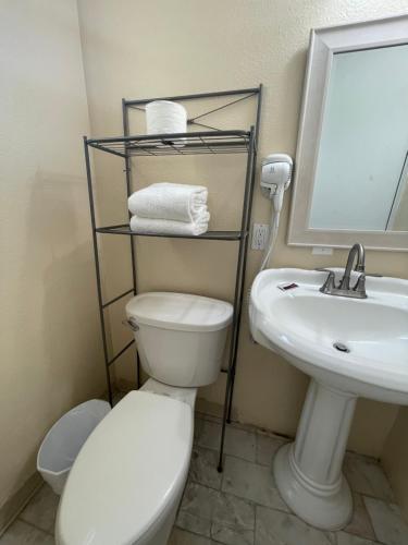 Southwind Inn - image 4