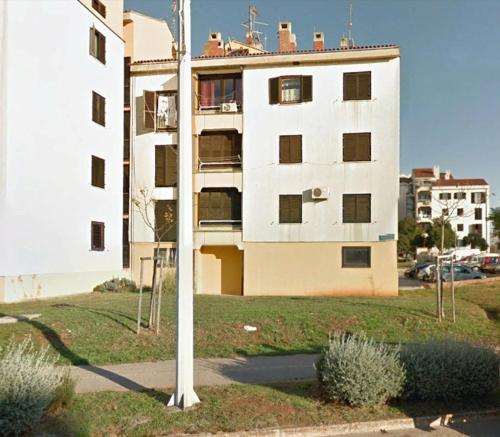Apartments with a parking space Umag - 11625, Umag