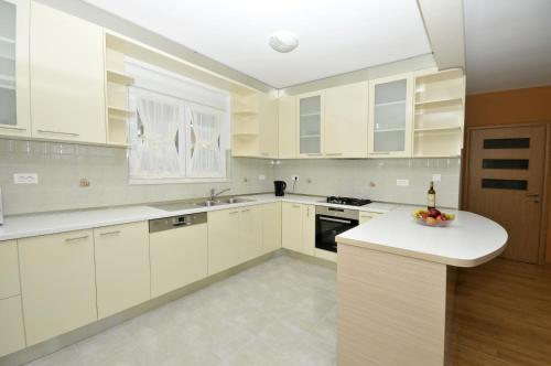 Apartments with a parking space Plano Trogir - 11649 - image 14