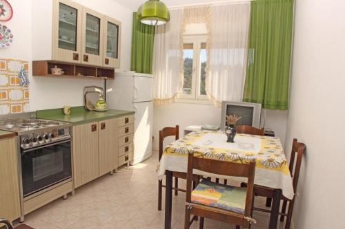 Apartments with WiFi Hvar - 11630 - image 9