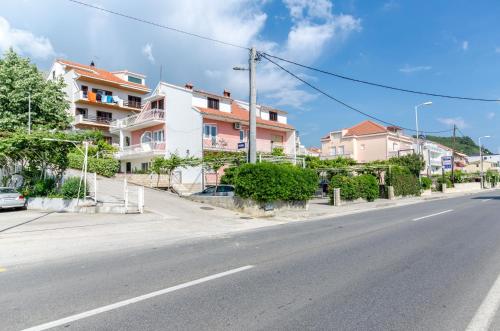  Apartments by the sea Podstrana, Split - 11627 in Podstrana