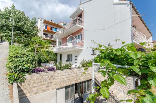  Apartments by the sea Podstrana, Split - 11627 in Podstrana