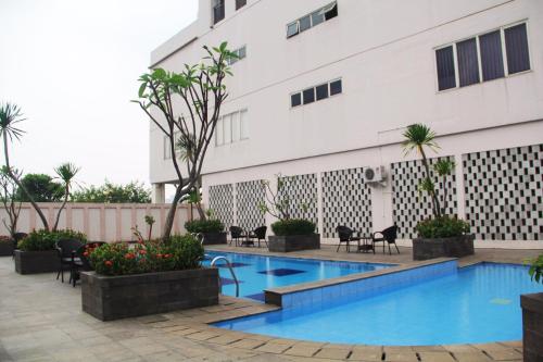 Swimming pool, iRoom Margonda Residence 345 in Depok