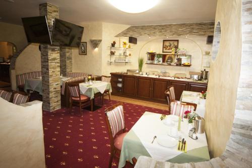 Hotel Medaillon - image 7