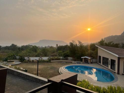 Villa at Lonavala - SaGa Montana (Hill View) in Gold Valley