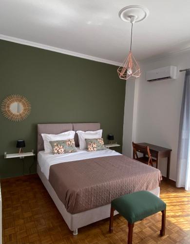 Athens Sunnyside condo, Atenas