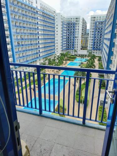 Azenith Staycation At Sea Residences Moa, Манила