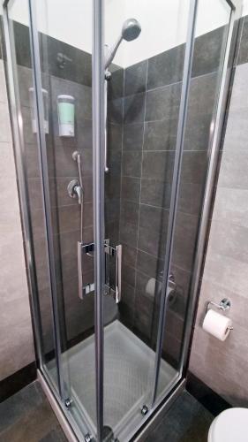 Triple Room with Shared Bathroom image 3