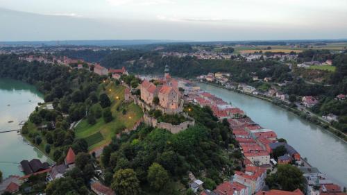 B&B Burghausen - Luxus Apartment in Burghausen - Bed and Breakfast Burghausen