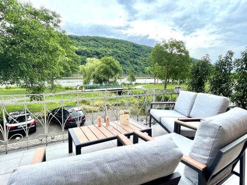 Direct Moselle view 200m² 4 SZ 10Pers Terrace