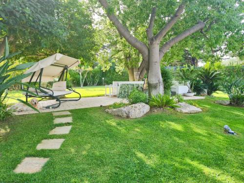 Luxury villa next to the beach with huge garden