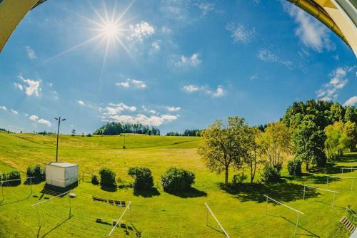 Franzis Feriendomizil im Herzgebirge am Skihang