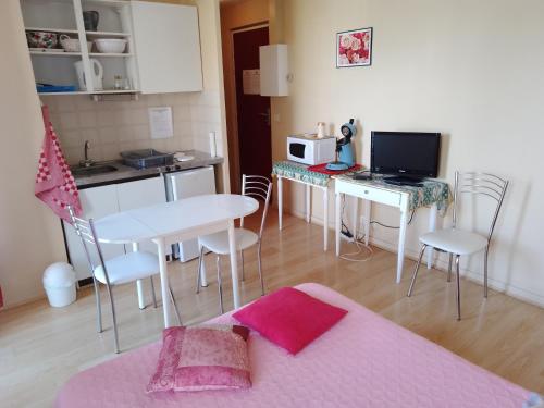 2 double beds