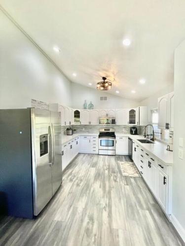 Magical house with beautiful designs, near beach in Fort Pierce, USA