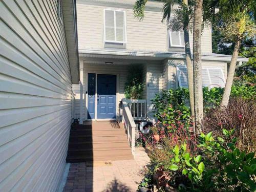Magical house with beautiful designs, near beach in Fort Pierce, USA