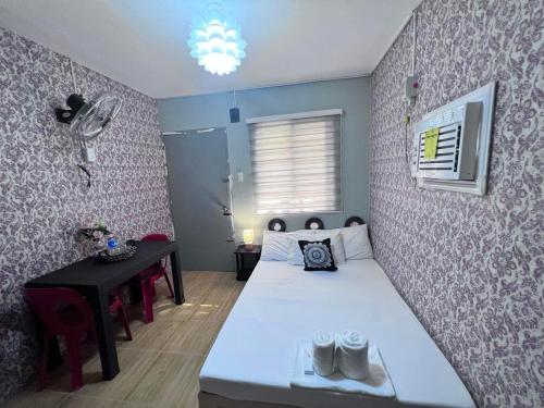 DJCI Apartelle Small Rooms in Hermogenes C