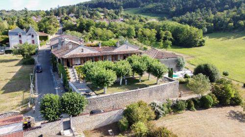 Clos de Mont July, architecture XVIIIe au cœur de la nature chambre d'hôte Ceyzériat