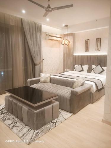 Deluxe Suite image 10