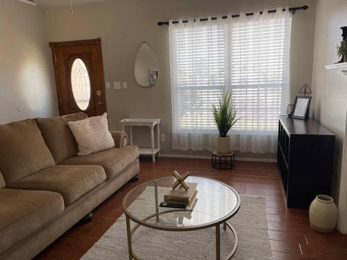 Comfy, Spacious 3 Bedroom Casita
