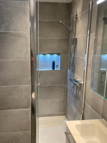 Zuhanyzó, Appartement Hopfen + Malz in Stryck