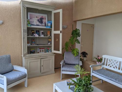 Hôtel Studios Les Acacias - main image