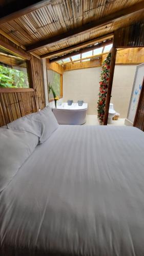 Mindo GlamBird Glamping & Lodge