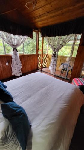 Mindo GlamBird Glamping & Lodge