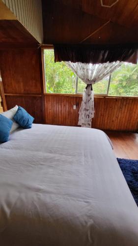 Mindo GlamBird Glamping & Lodge