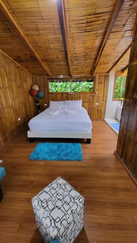 Mindo GlamBird Glamping & Lodge