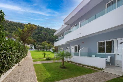 Oceanis Park Hotel - image 3