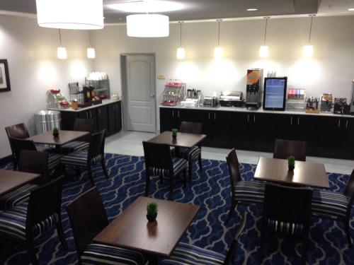 Restaurant, Hawthorn Extended Stay by Wyndham Midland in Midland (TX)