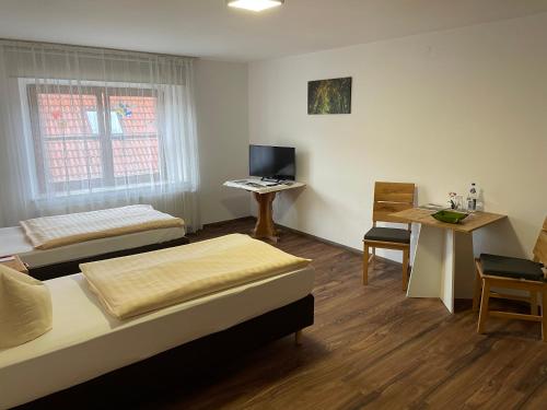 2 twin beds
