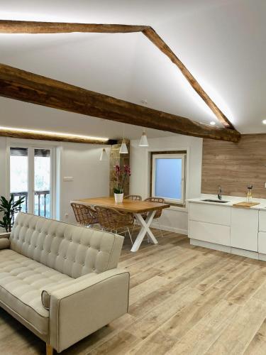 Celanova House - A Carreira