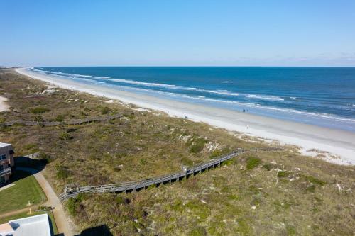 Creston House 12A in Butler Beach, USA